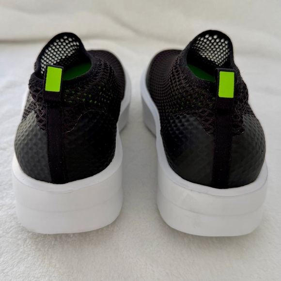 OOFOS OOmega Chukka Size 9.5 Sneaker Black Mesh Recovery Comfort Shoe EUC - Picture 7 of 14